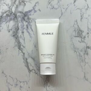 Femmue Brilliant Cleansing Gel Gentle Facial Wash